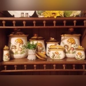 Merry Mushroom Canister set